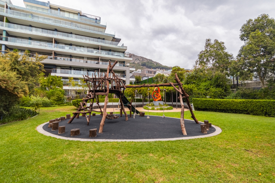 2 Bedroom Property for Sale in Sea Point Western Cape